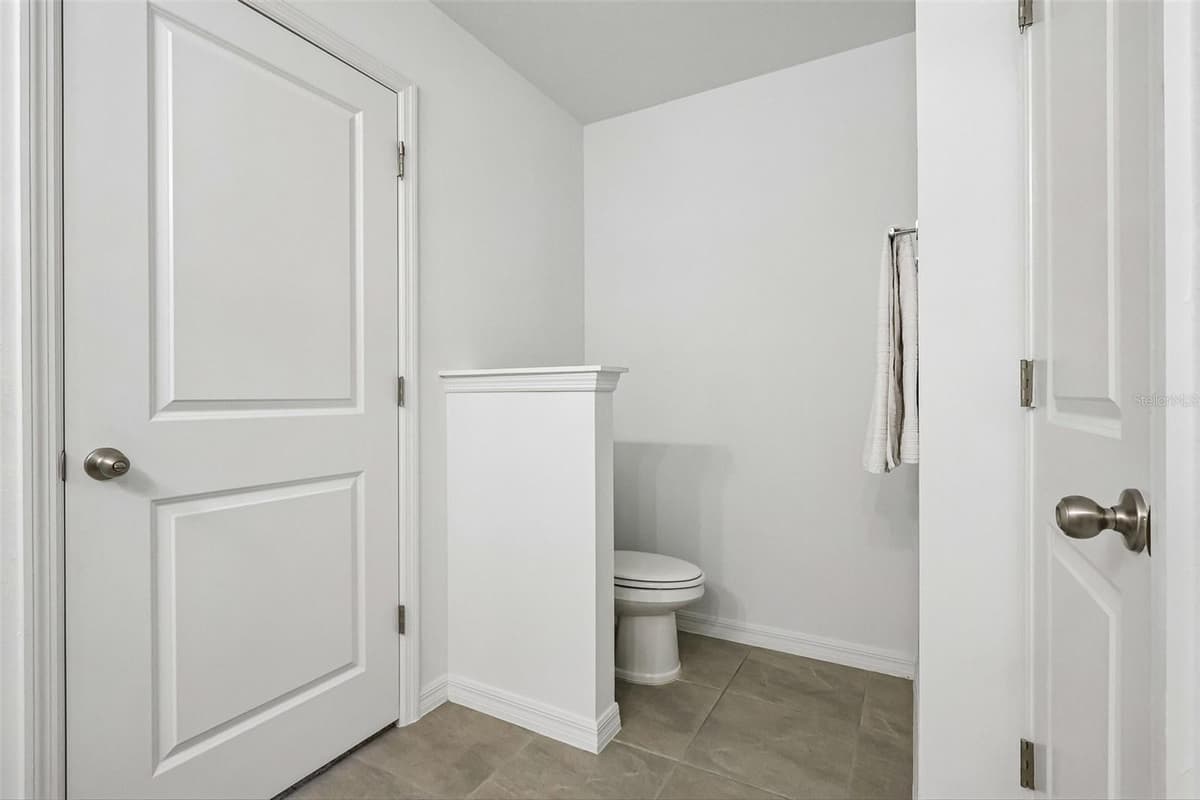 658 LONGBOAT DRIVE — photo 27 of 41