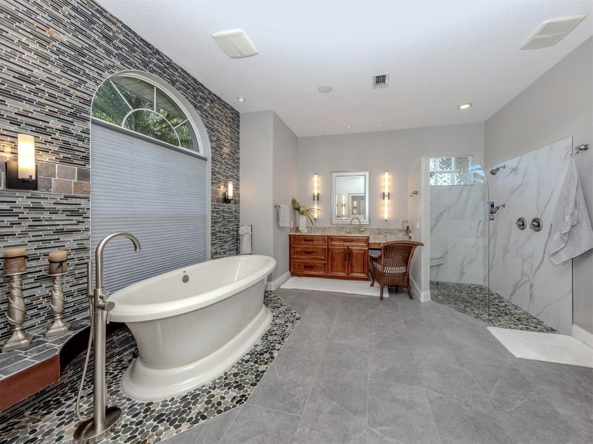 444 TREMINGHAM WAY — photo 48 of 95