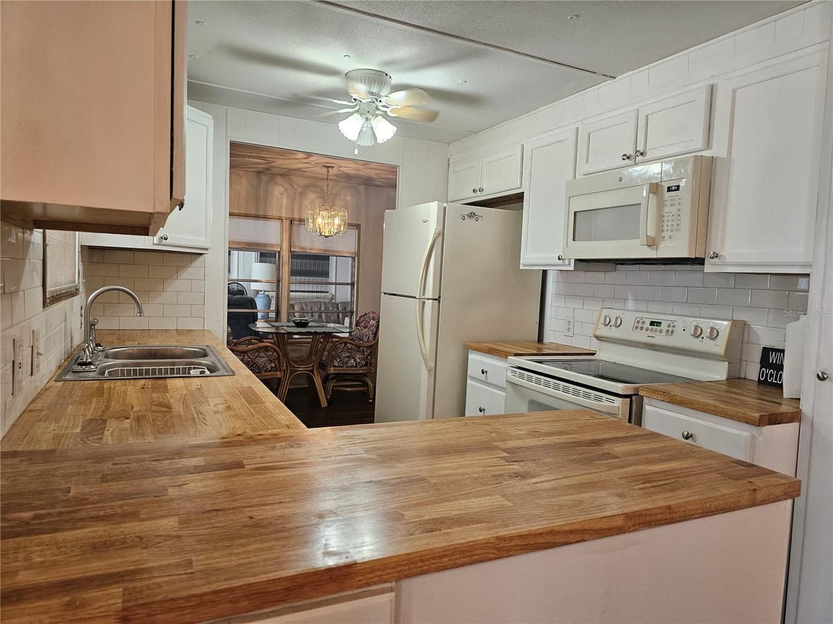 2910 SAN FRANCISCO LANE — photo 2 of 33