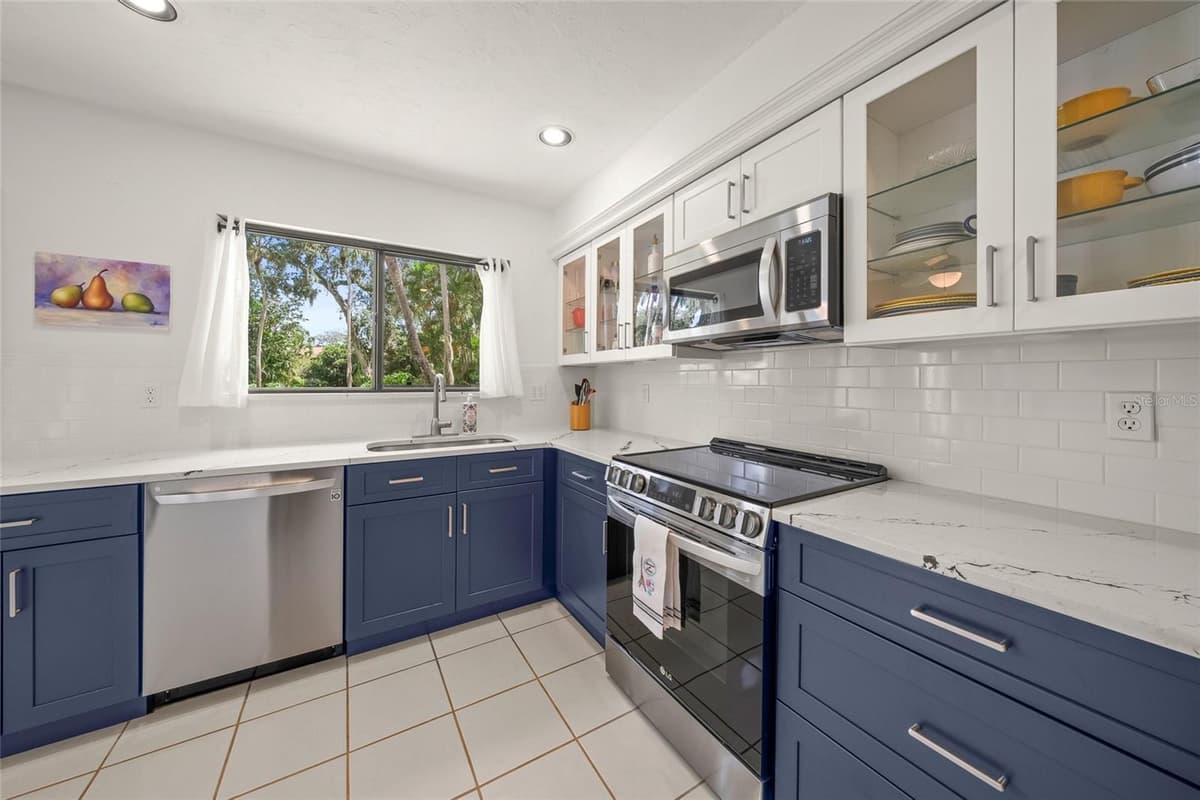 7547 SILVER FERN BOULEVARD — photo 16 of 33