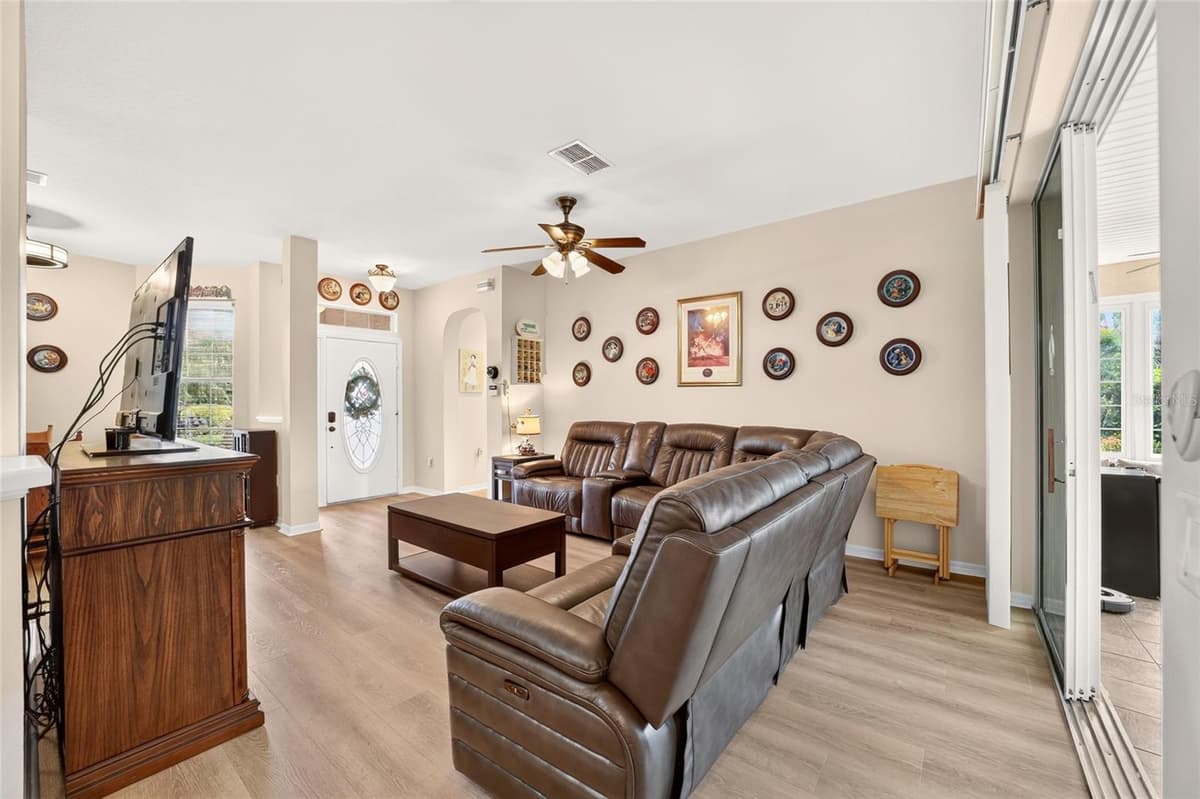 8447 82ND CIRCLE — photo 16 of 69
