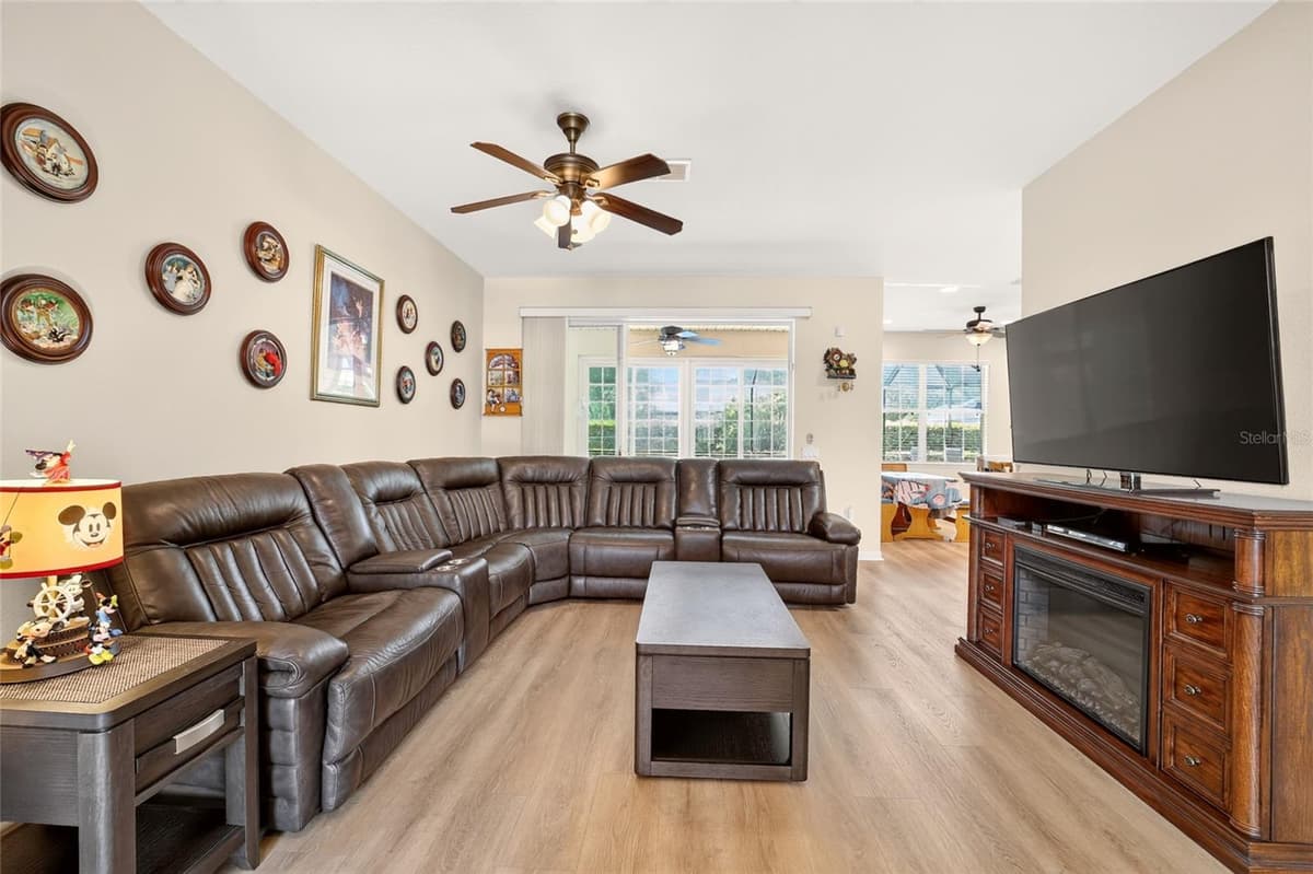 8447 82ND CIRCLE — photo 13 of 69