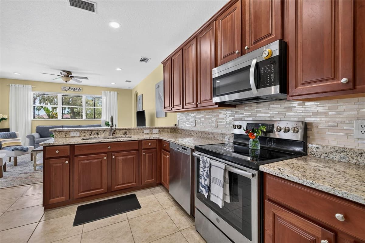 6627 BOBBY JONES COURT — photo 12 of 37