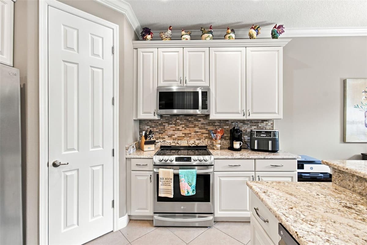 463 MONTEREY STREET — photo 10 of 72