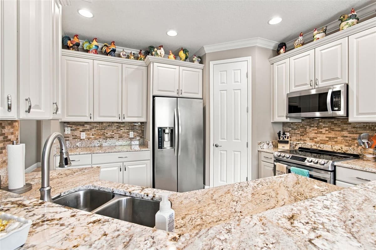 463 MONTEREY STREET — photo 15 of 72