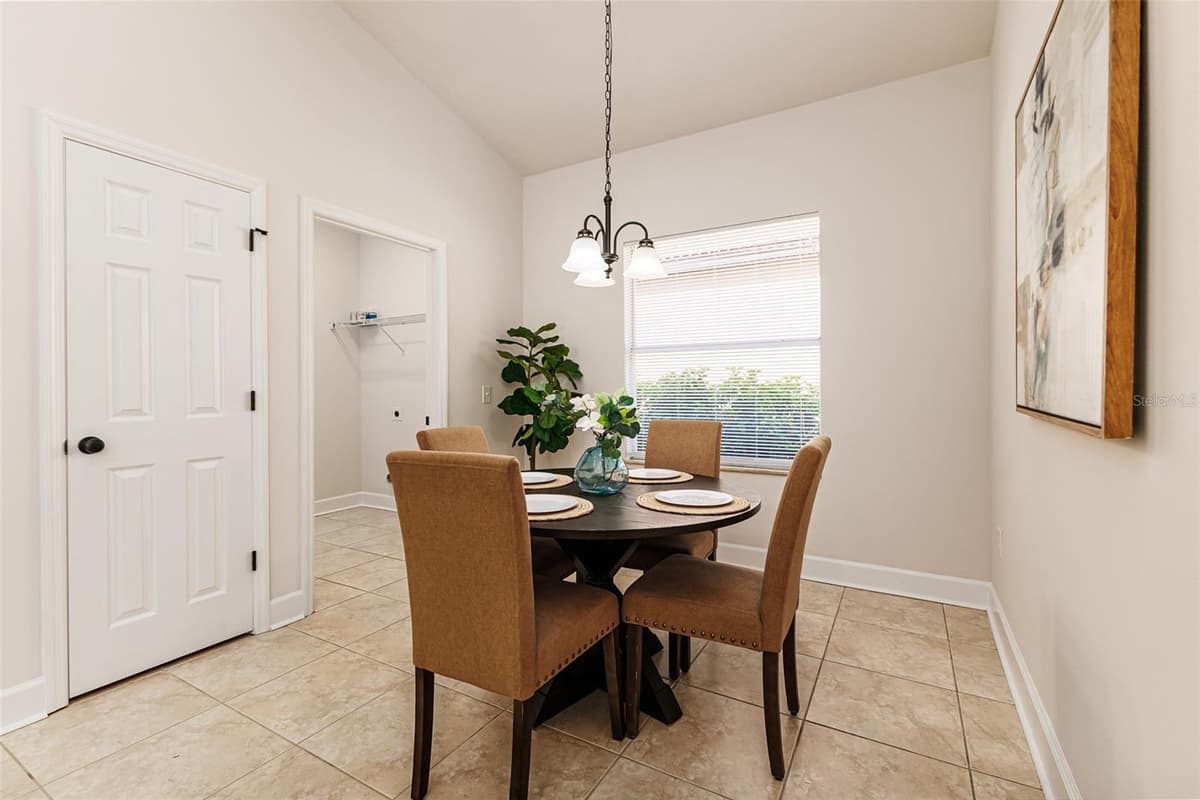1705 ALTAVISTA CIRCLE — photo 18 of 43