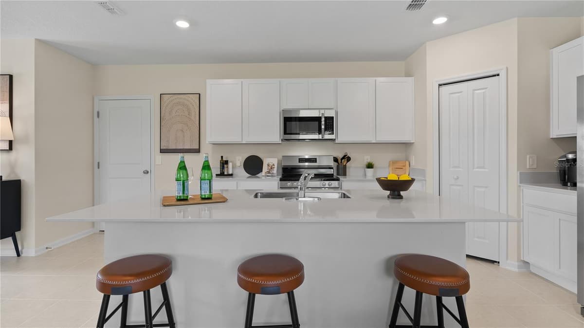 5816 TAVERNA LOOP — photo 3 of 21