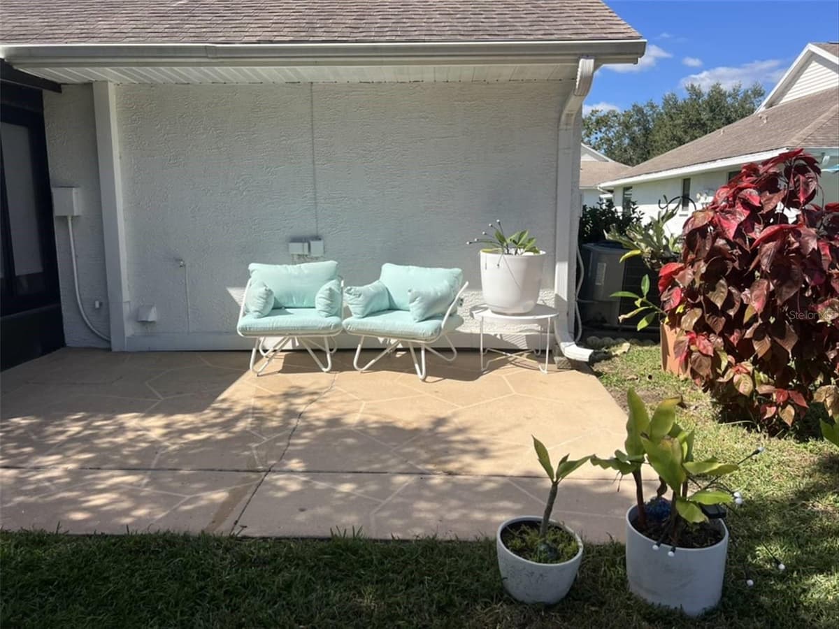 10706 LAQUINTA DRIVE — photo 40 of 50