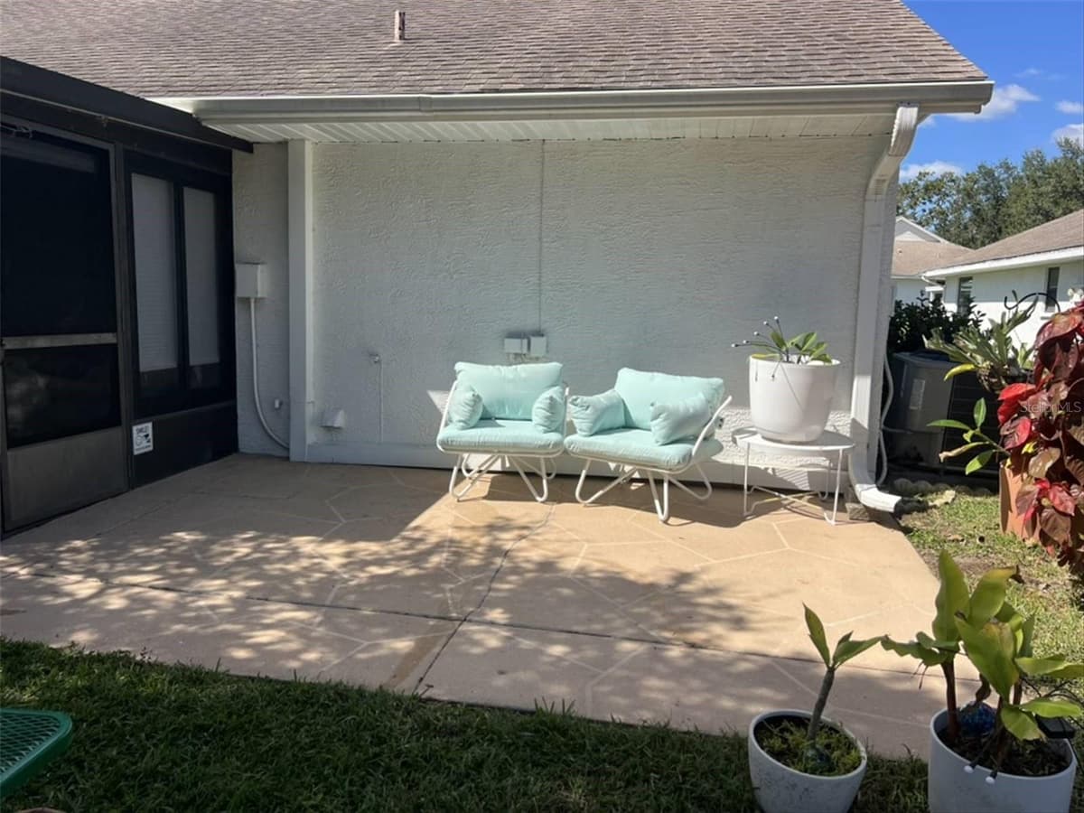 10706 LAQUINTA DRIVE — photo 39 of 50