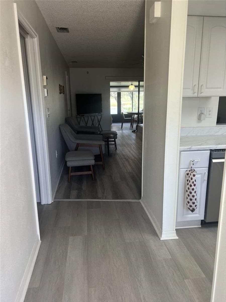 10706 LAQUINTA DRIVE — photo 11 of 50