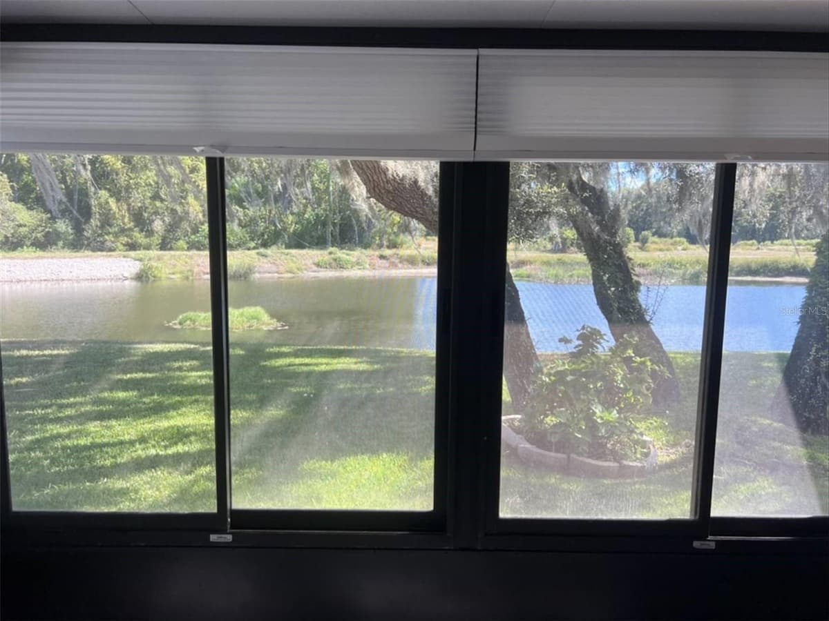 10706 LAQUINTA DRIVE — photo 41 of 50