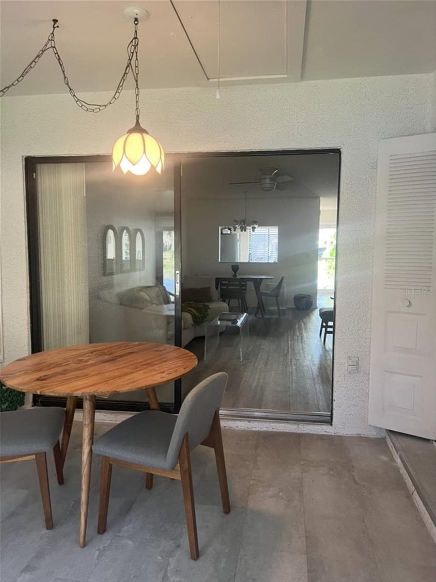 10706 LAQUINTA DRIVE — photo 15 of 50