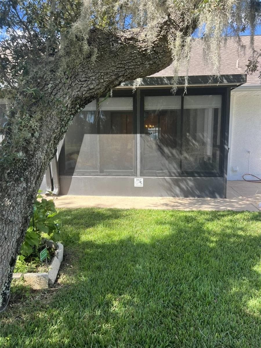 10706 LAQUINTA DRIVE — photo 37 of 50