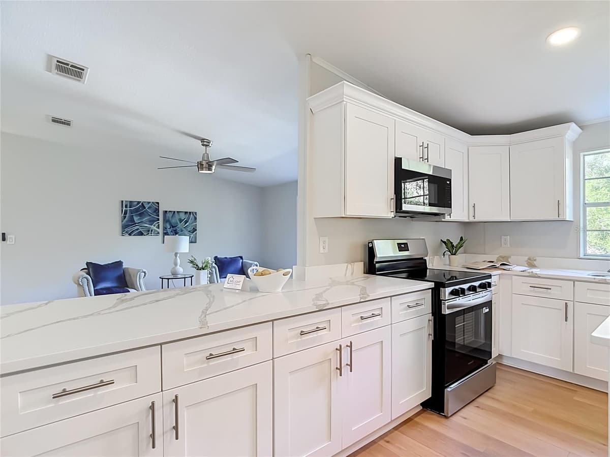33124 JAMETTE ROAD — photo 9 of 40