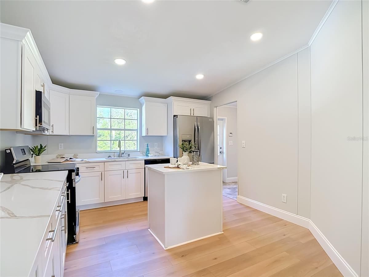 33124 JAMETTE ROAD — photo 8 of 40