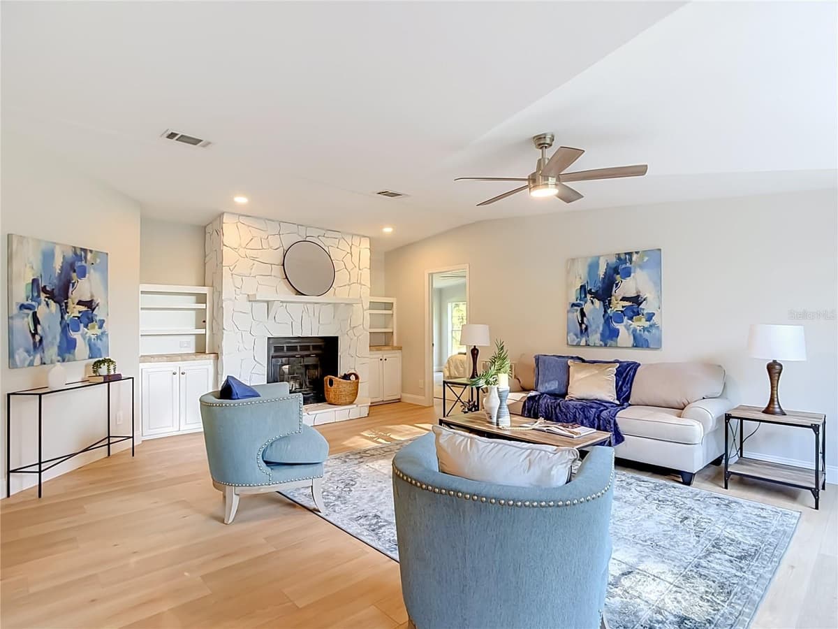 33124 JAMETTE ROAD — photo 3 of 40