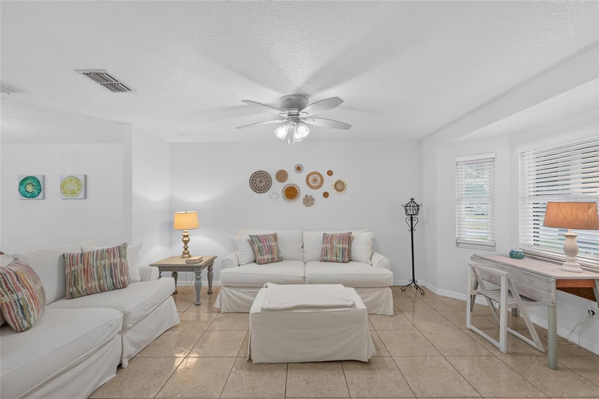 237 CALIFORNIA AVENUE — photo 10 of 36