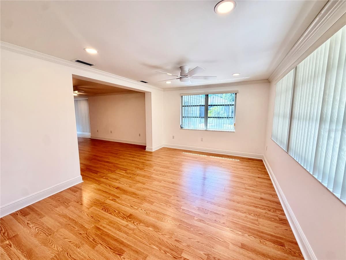 8207 MILL CREEK LANE — photo 11 of 18