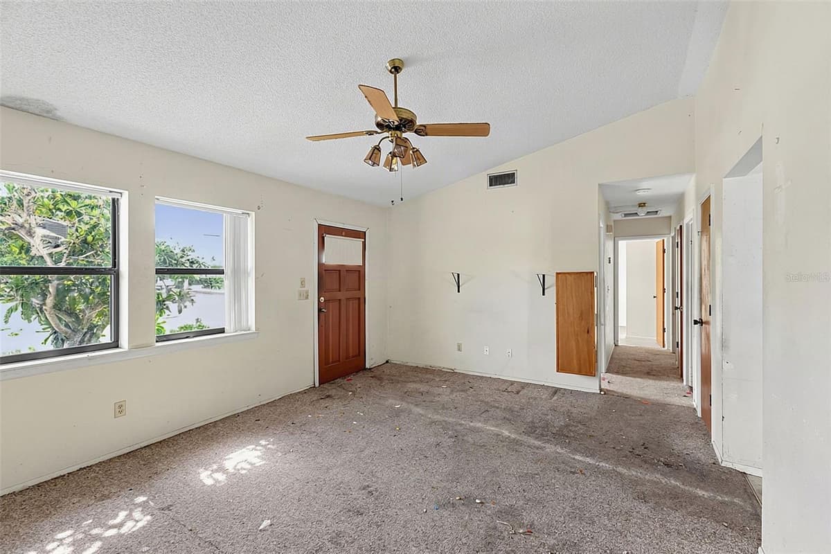 327 HARBOR BOULEVARD — photo 14 of 34