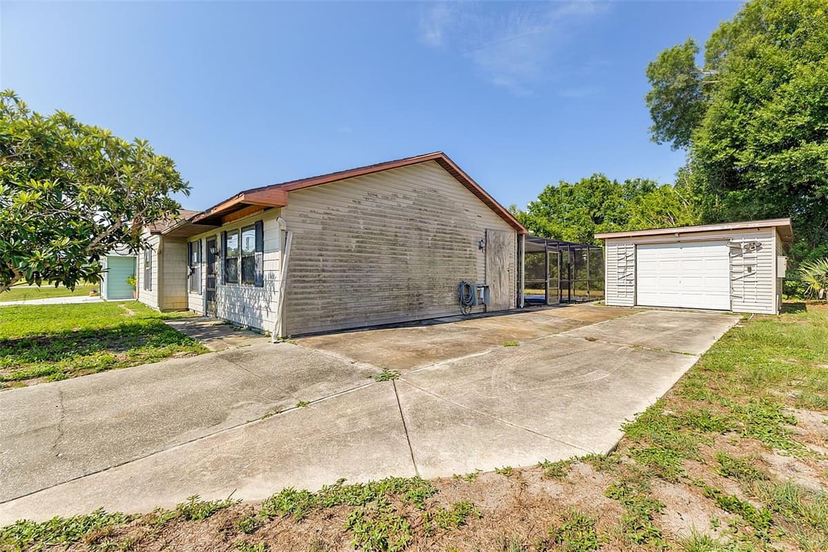 327 HARBOR BOULEVARD — photo 12 of 34