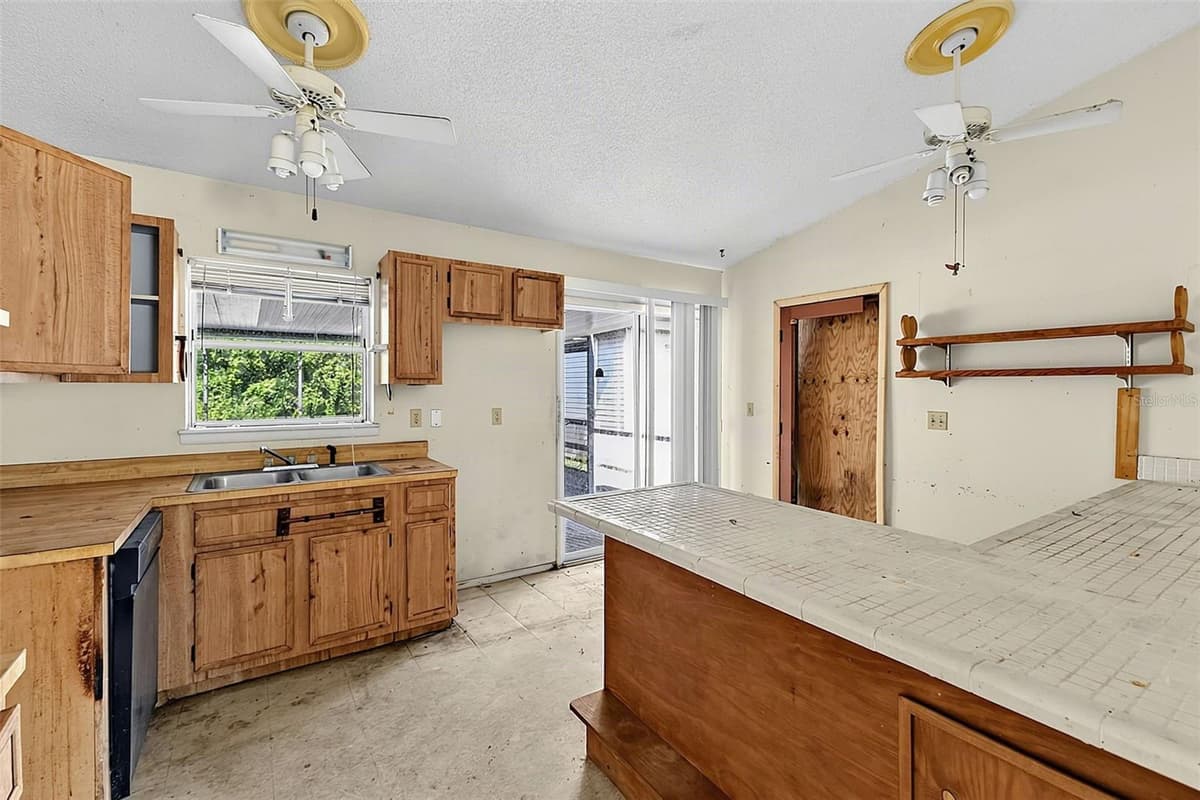 327 HARBOR BOULEVARD — photo 16 of 34