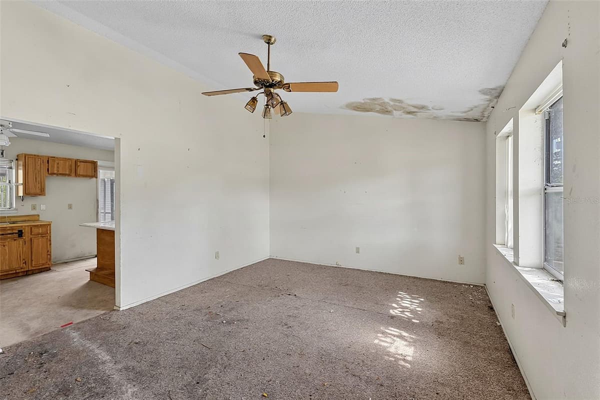 327 HARBOR BOULEVARD — photo 15 of 34