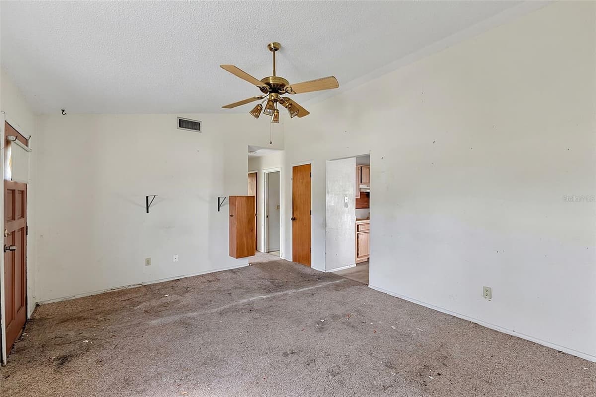 327 HARBOR BOULEVARD — photo 13 of 34