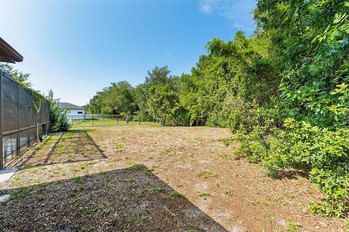 327 HARBOR BOULEVARD — photo 11 of 34