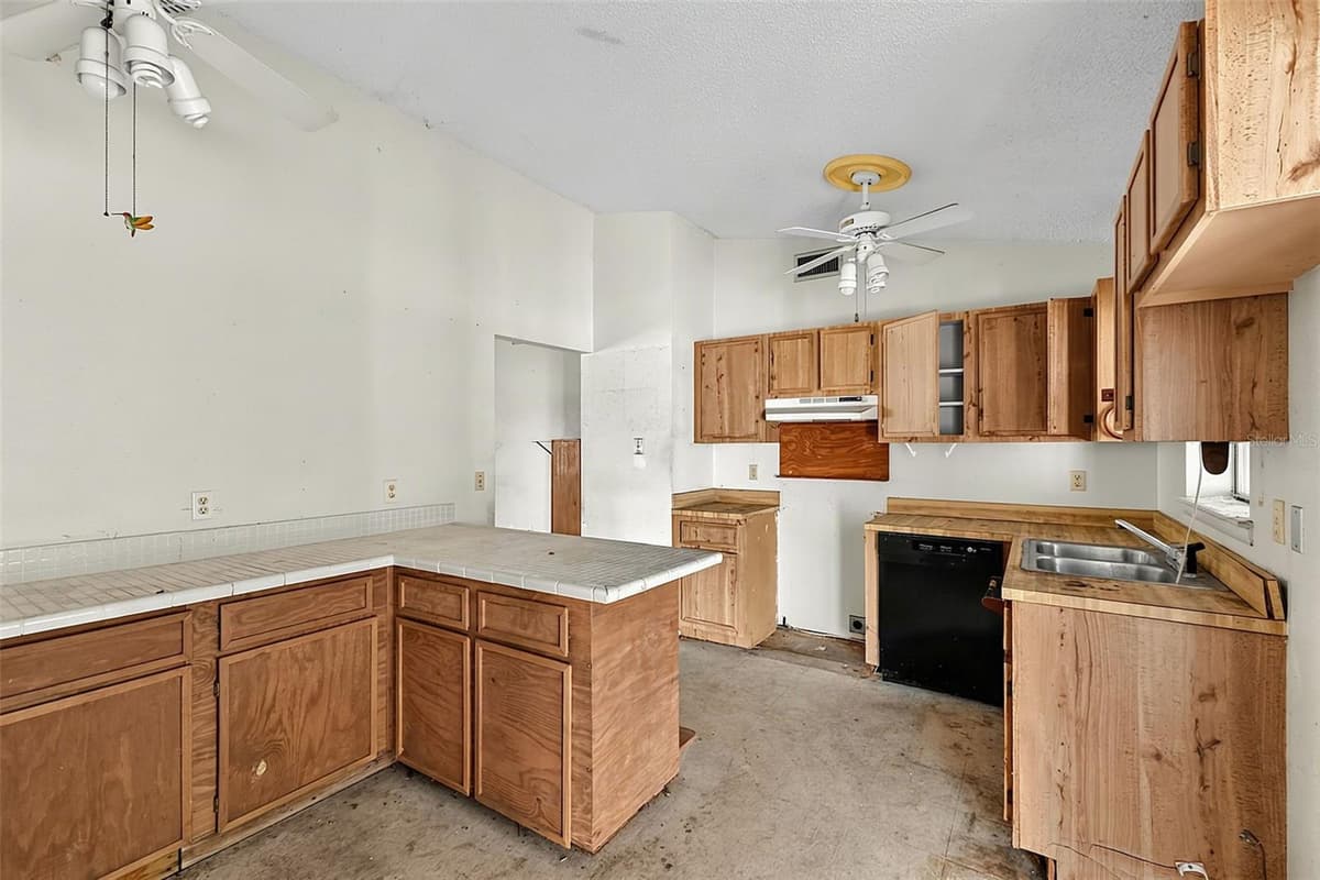 327 HARBOR BOULEVARD — photo 17 of 34