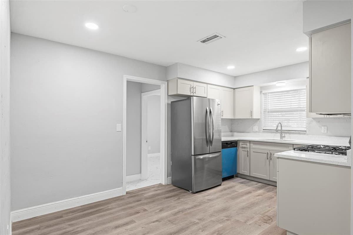 2443 26TH AVENUE — photo 9 of 24