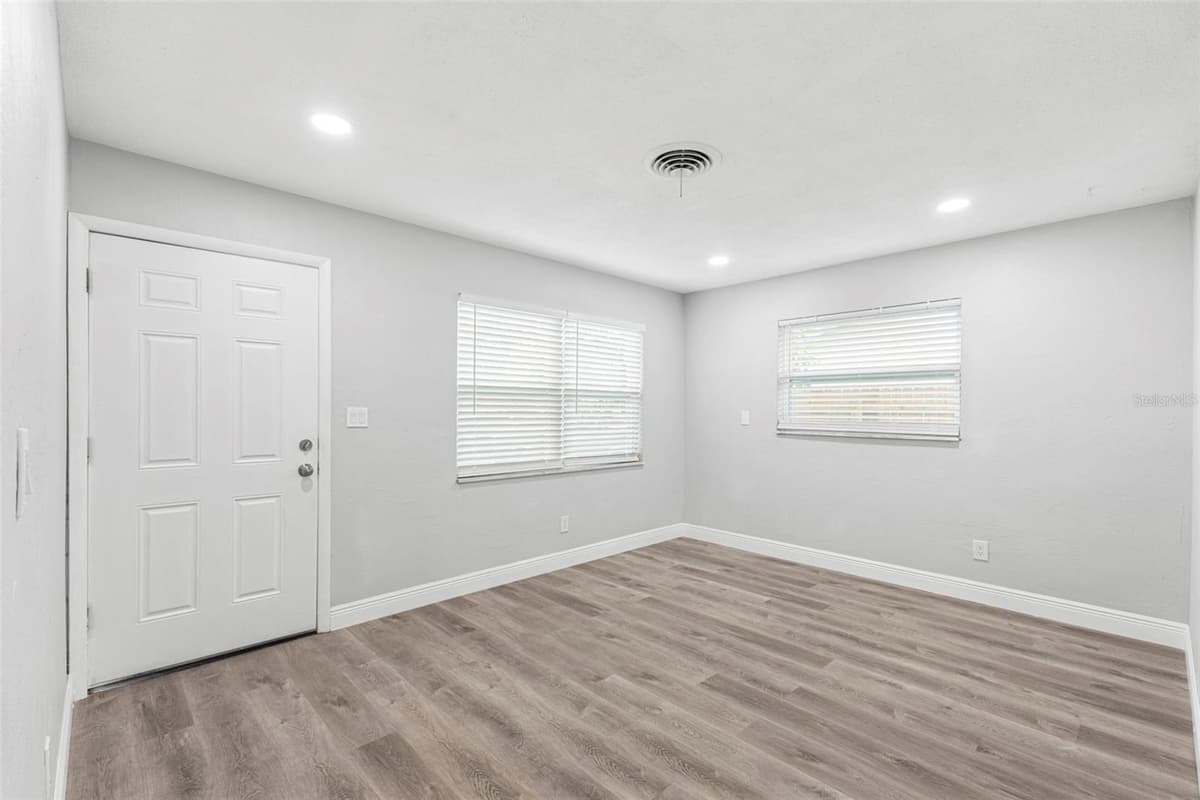 2443 26TH AVENUE — photo 3 of 24