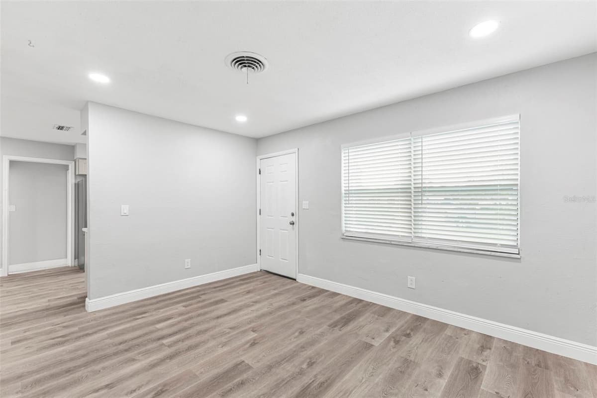 2443 26TH AVENUE — photo 6 of 24