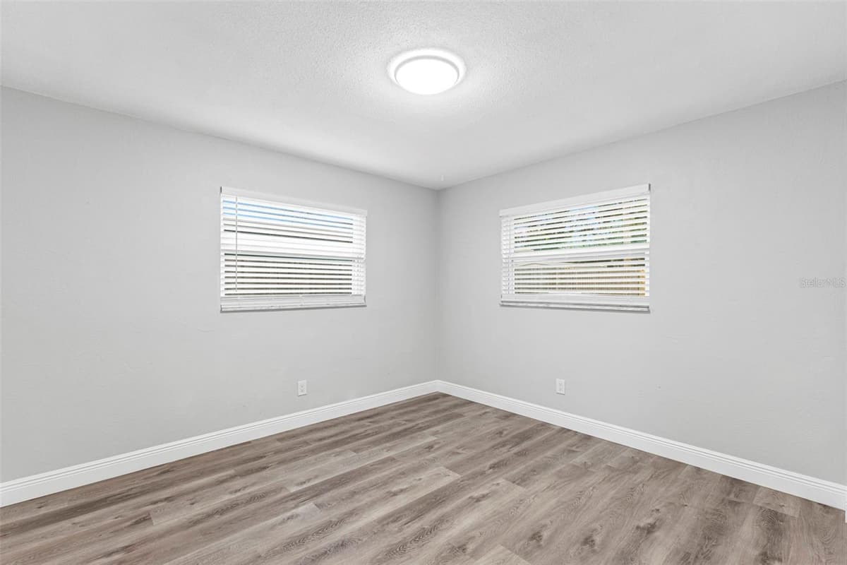 2443 26TH AVENUE — photo 18 of 24