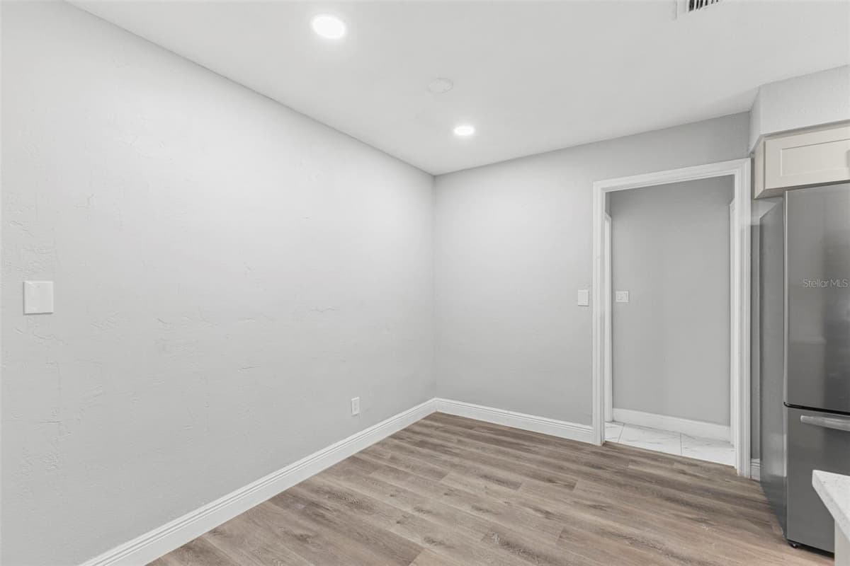 2443 26TH AVENUE — photo 10 of 24