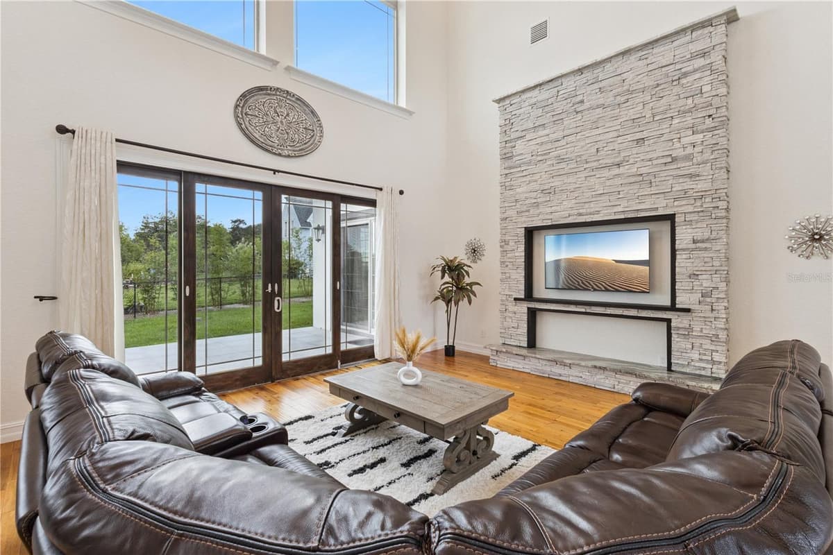 91 WOODLAND DRIVE — photo 4 of 38