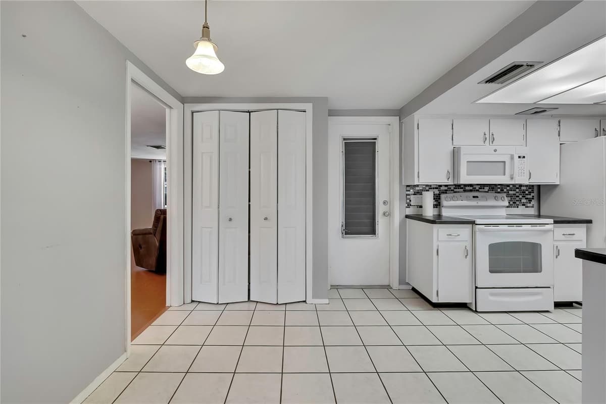 3632 MORLEY DRIVE — photo 14 of 36