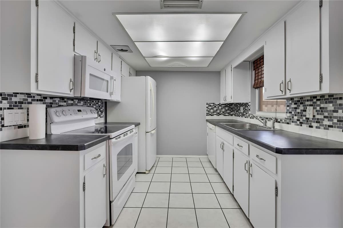 3632 MORLEY DRIVE — photo 15 of 36