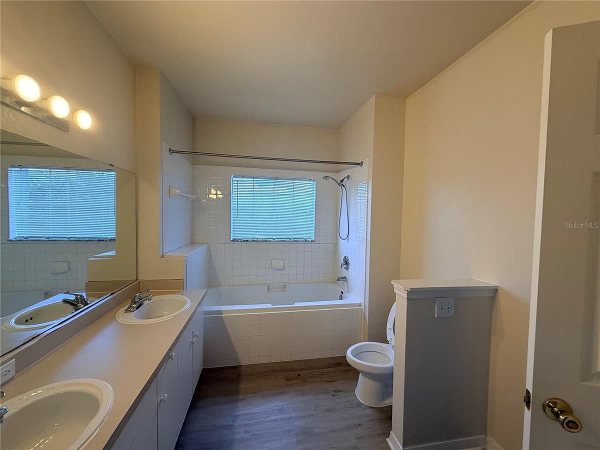 3621 CONROY ROAD — photo 11 of 24