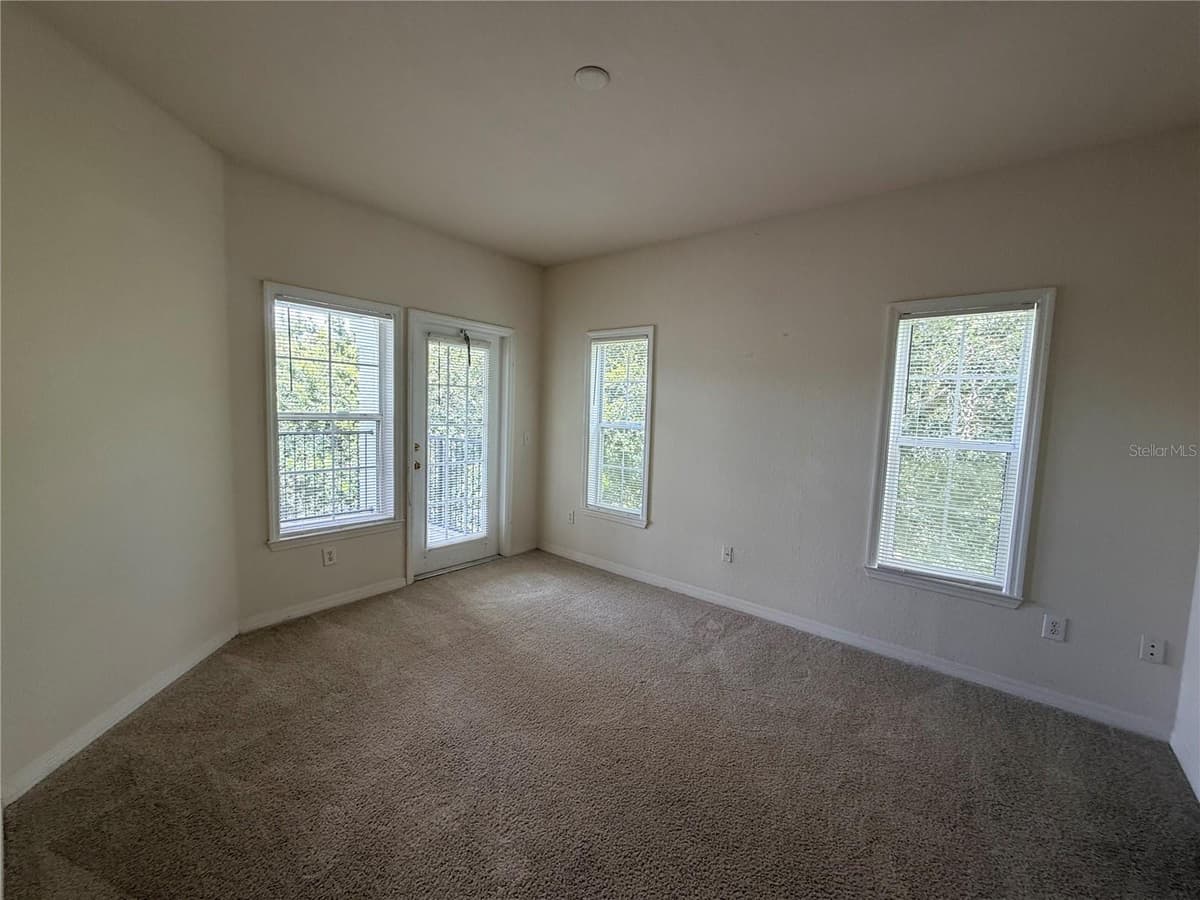 3621 CONROY ROAD — photo 21 of 24