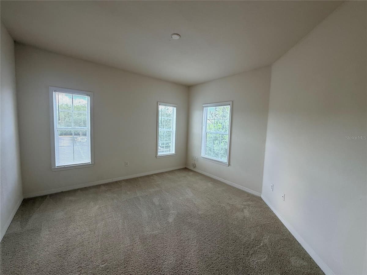 3621 CONROY ROAD — photo 9 of 24