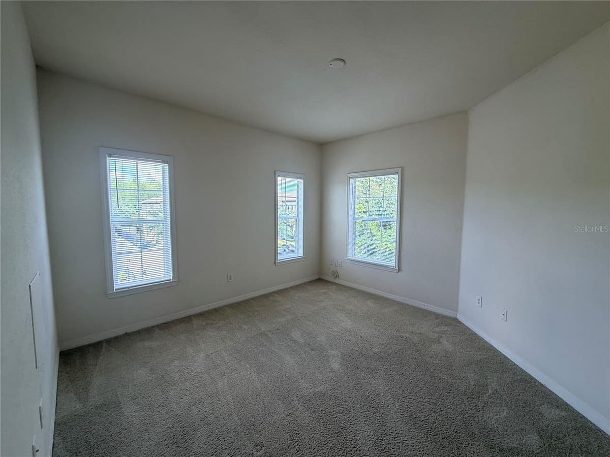 3621 CONROY ROAD — photo 13 of 24