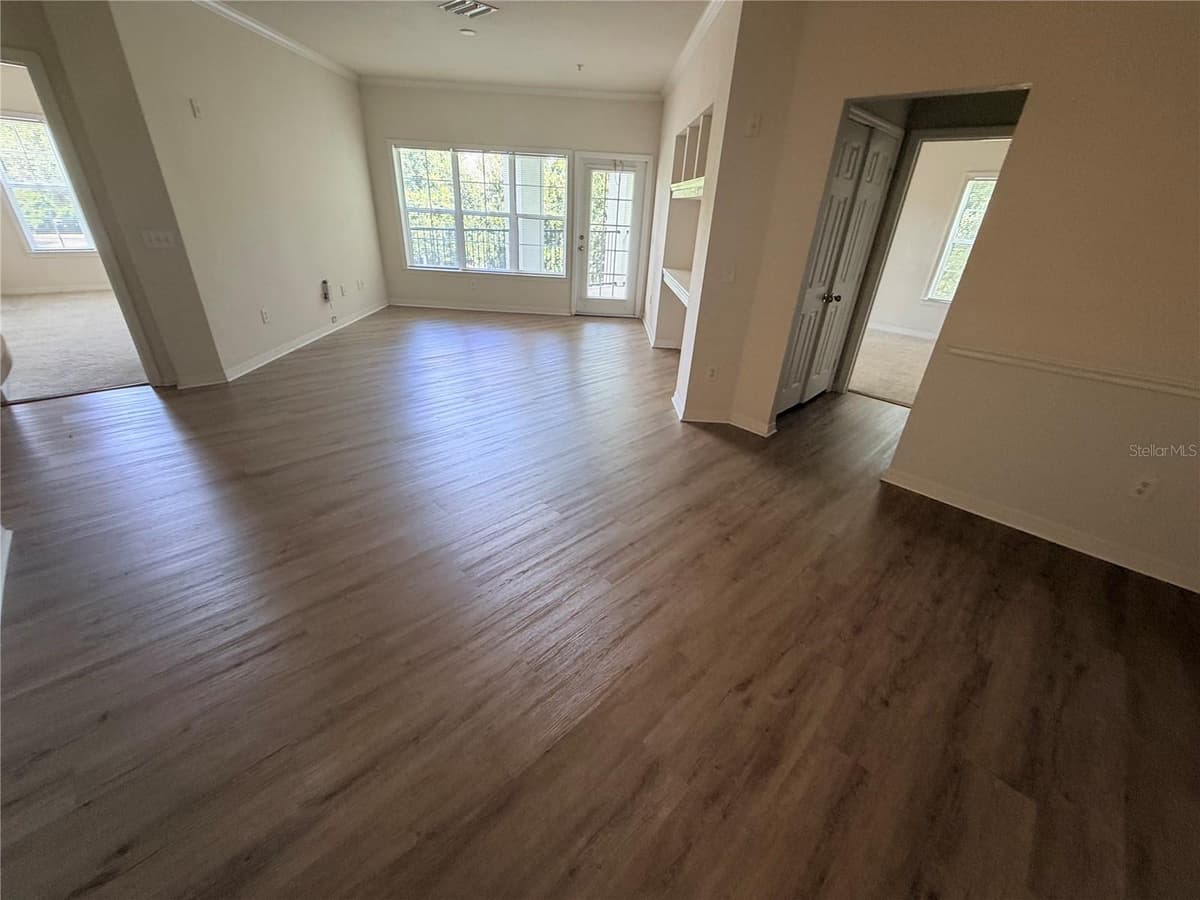 3621 CONROY ROAD — photo 4 of 24
