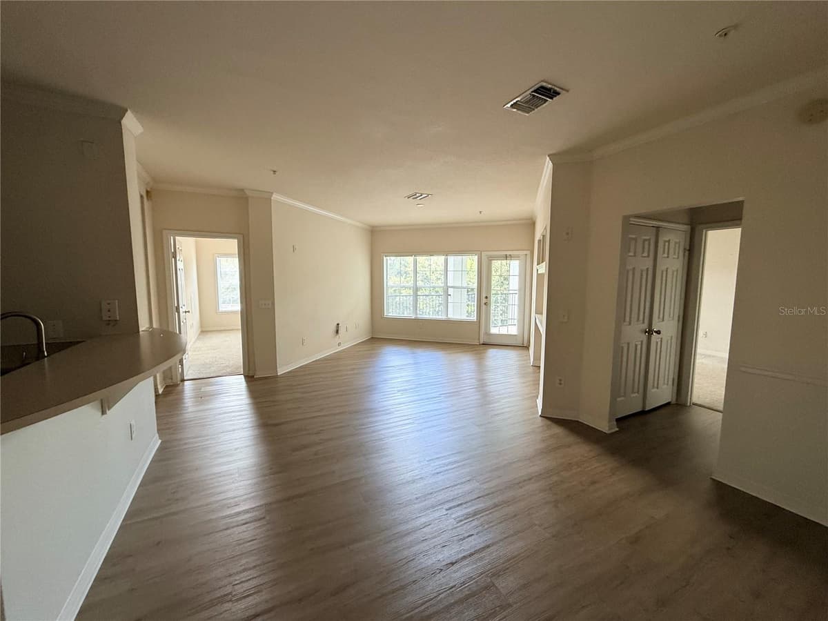 3621 CONROY ROAD — photo 5 of 24