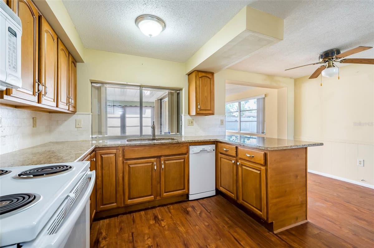 3246 BROOKFIELD DRIVE — photo 4 of 22