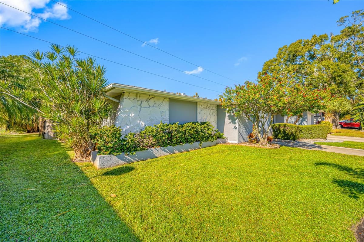 1862 DEL ROBLES DRIVE — photo 22 of 89