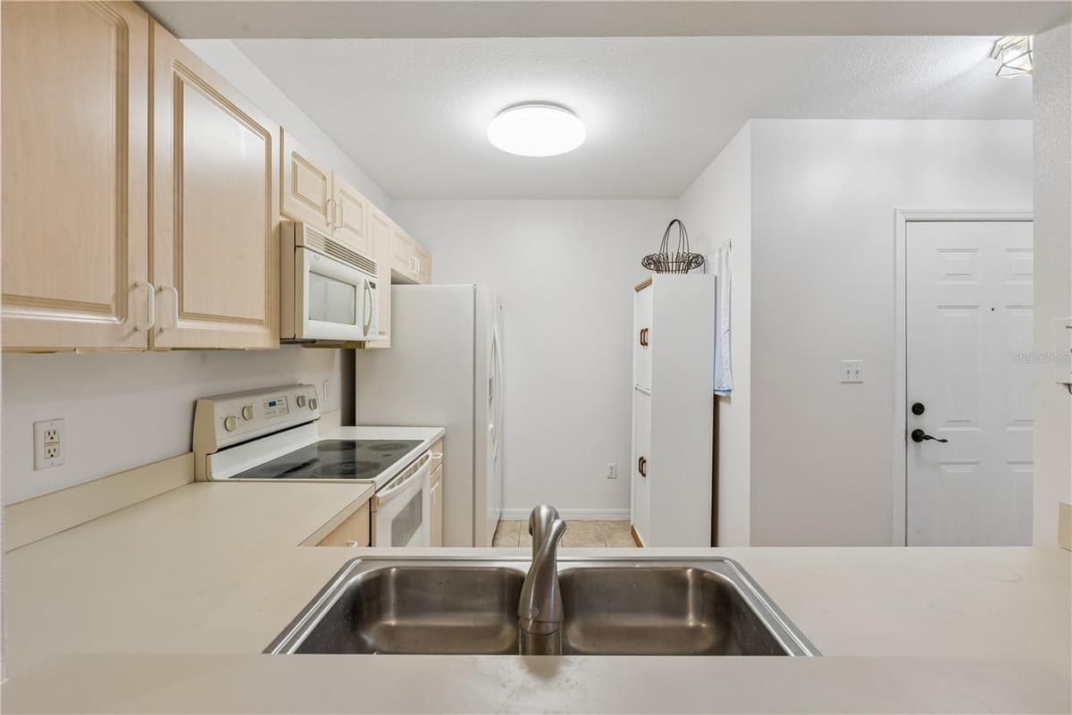 522 VILLA DEL SOL CIRCLE — photo 7 of 20