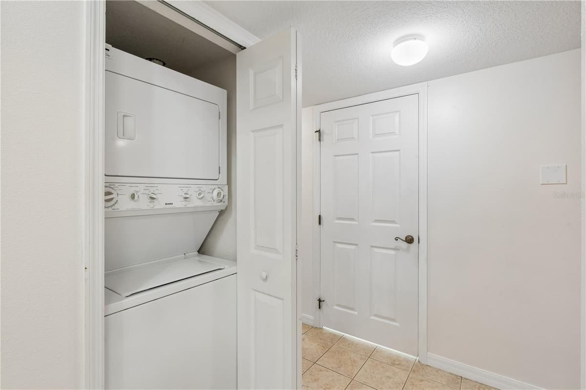 522 VILLA DEL SOL CIRCLE — photo 15 of 20