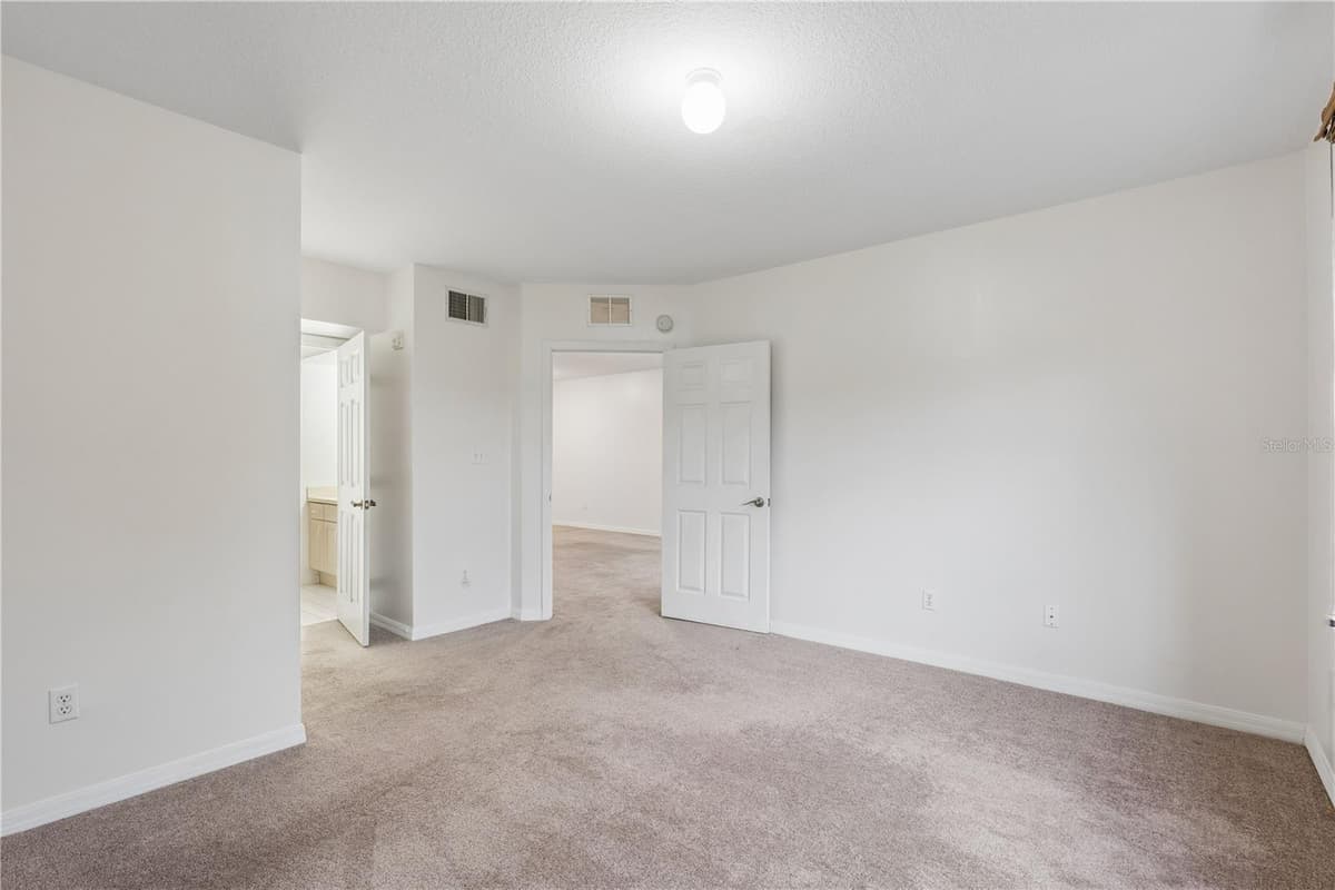522 VILLA DEL SOL CIRCLE — photo 9 of 20