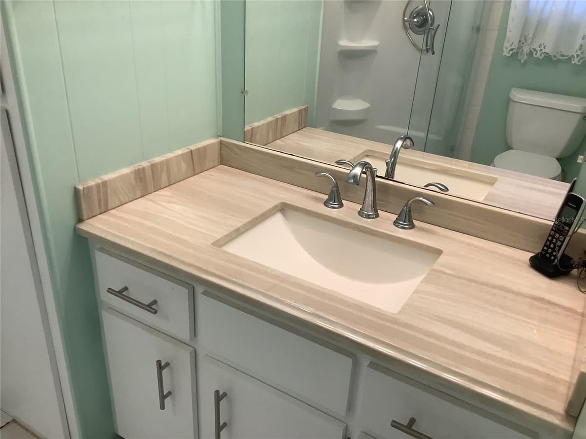 269 SALEM AVENUE — photo 13 of 22