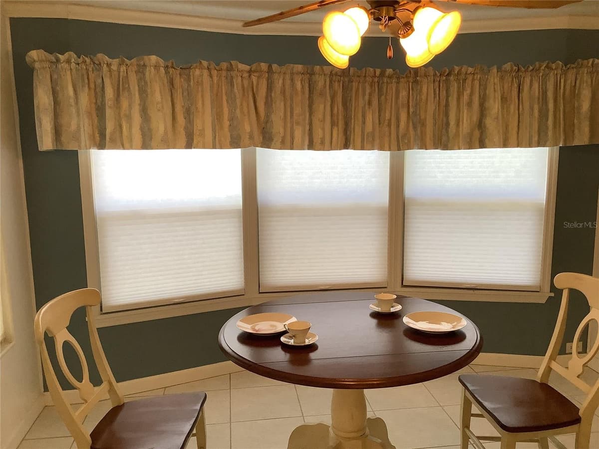 269 SALEM AVENUE — photo 10 of 22